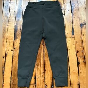 Lululemon Women’s Size 10 Army Green Jogger Smooth Cuffed Activewear Pants Gym